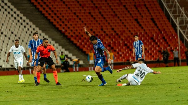 What Are the Best UK Fashion Tips for Women to Stay Chic?